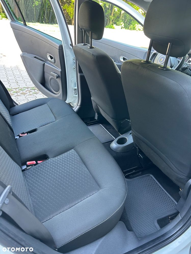 Renault Clio - 7