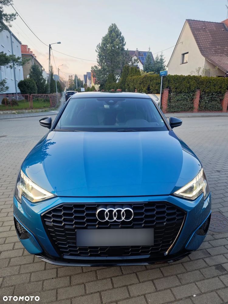 Audi A3 Sportback - 1