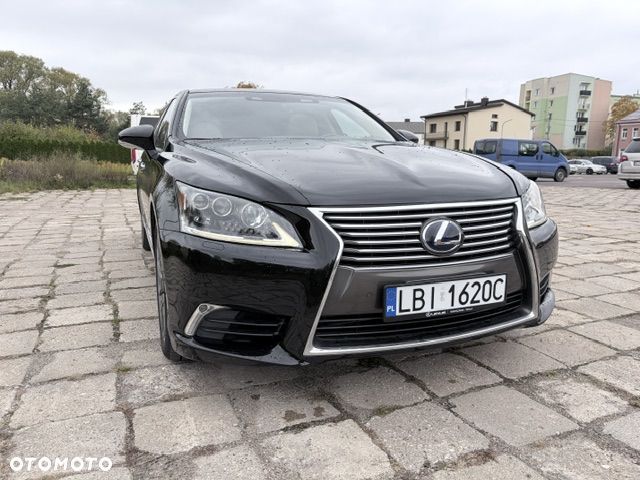 Lexus LS - 1