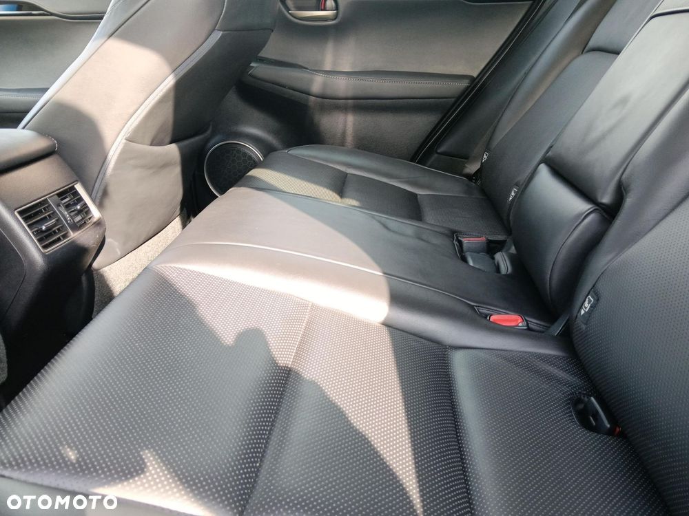 Lexus NX 200t Elite AWD - 14