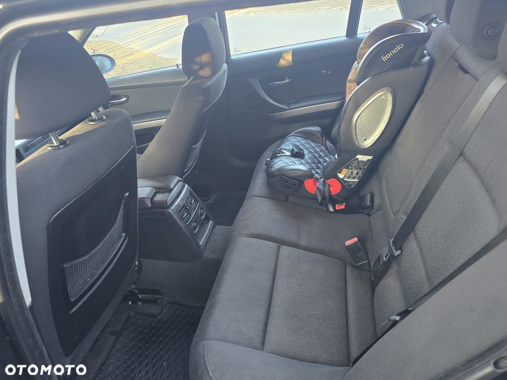 BMW Seria 3 318d - 20