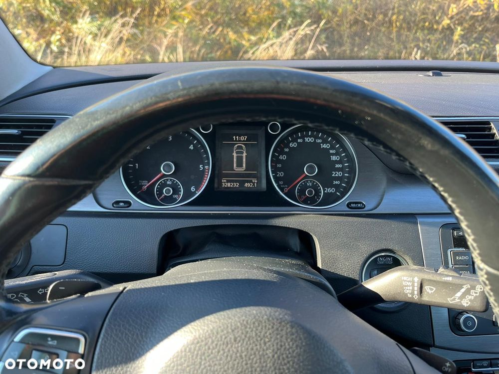 Volkswagen Passat 2.0 TDI DSG Comfortline - 8