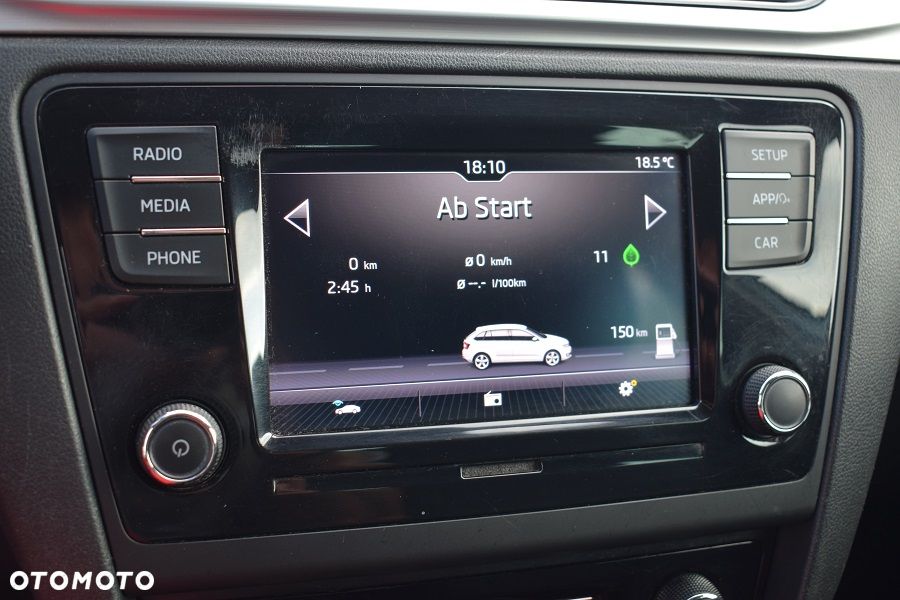 Skoda RAPID Spb 1.0 TSI Drive - 16