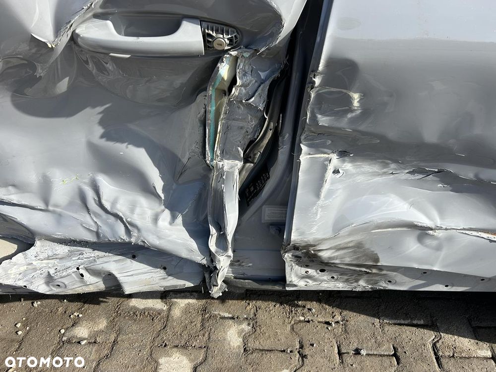 Ford Puma 1.0 EcoBoost Hybrid TITANIUM - 4