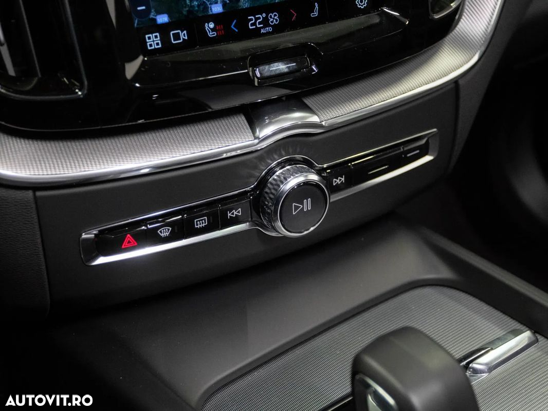 Volvo XC 60 Recharge T6 AWD AT Core - 22