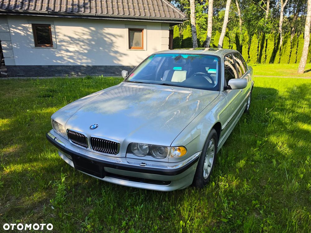 BMW Seria 7 740iL - 4