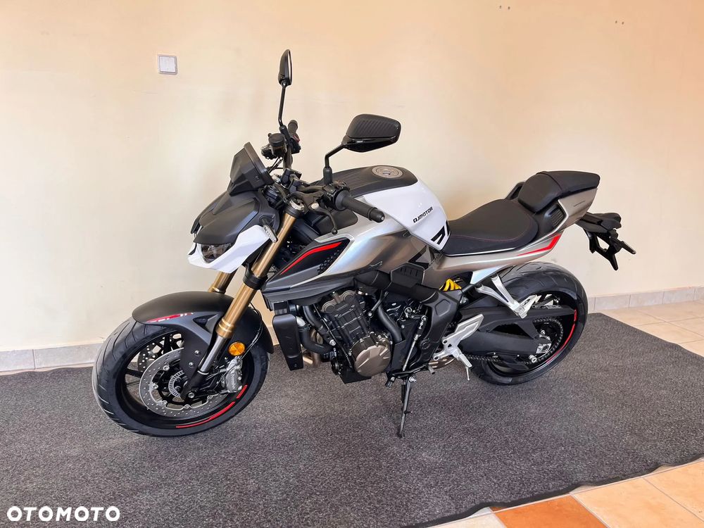 QJMOTOR SRK 800 - 1
