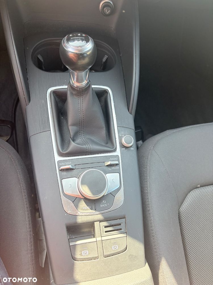 Audi A3 Sportback 30 TDI design - 16