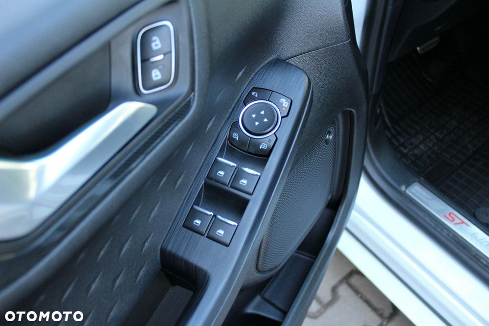 Ford Kuga 2.5 Duratec PHEV ST-LINE - 9