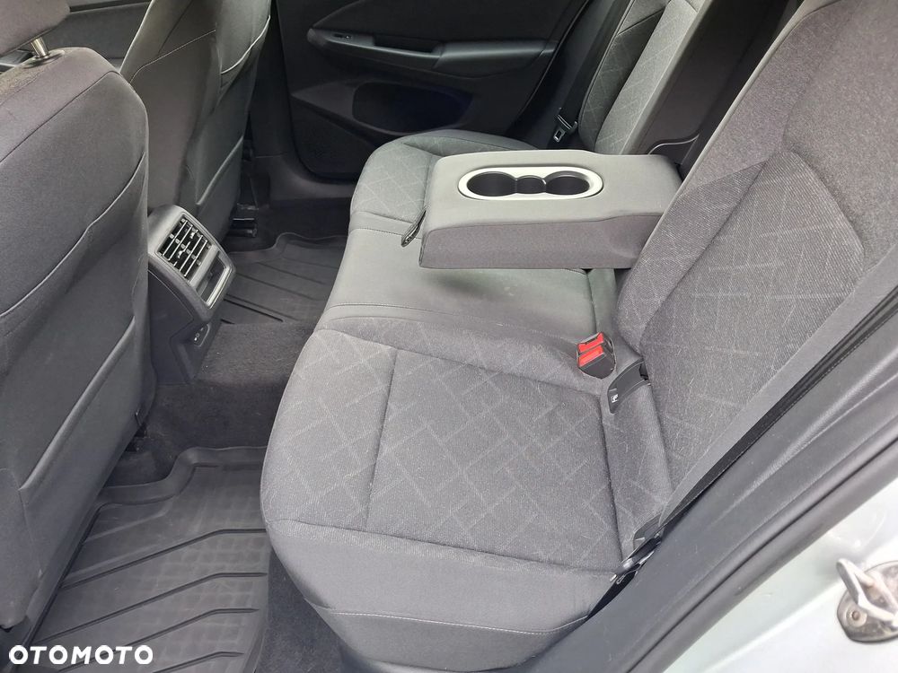 Volkswagen Golf 2.0 TDI Life - 24