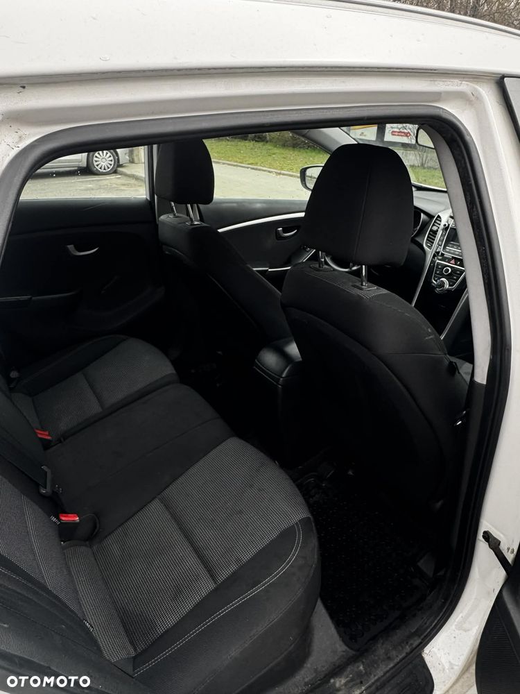 Hyundai i30 1.6 CRDi Classic + - 15