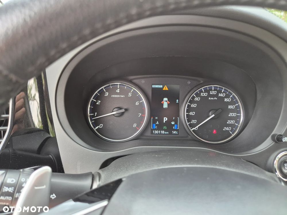 Mitsubishi Outlander 2.0 Instyle + 4WD CVT - 9