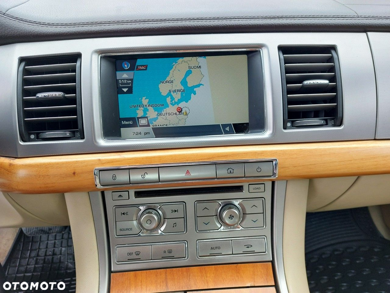 Jaguar XF 2.7 V6 D Premium Luxury - 22
