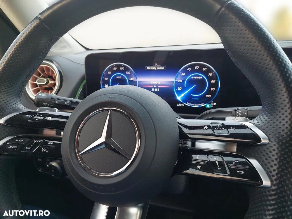 Mercedes-Benz EQB - 17