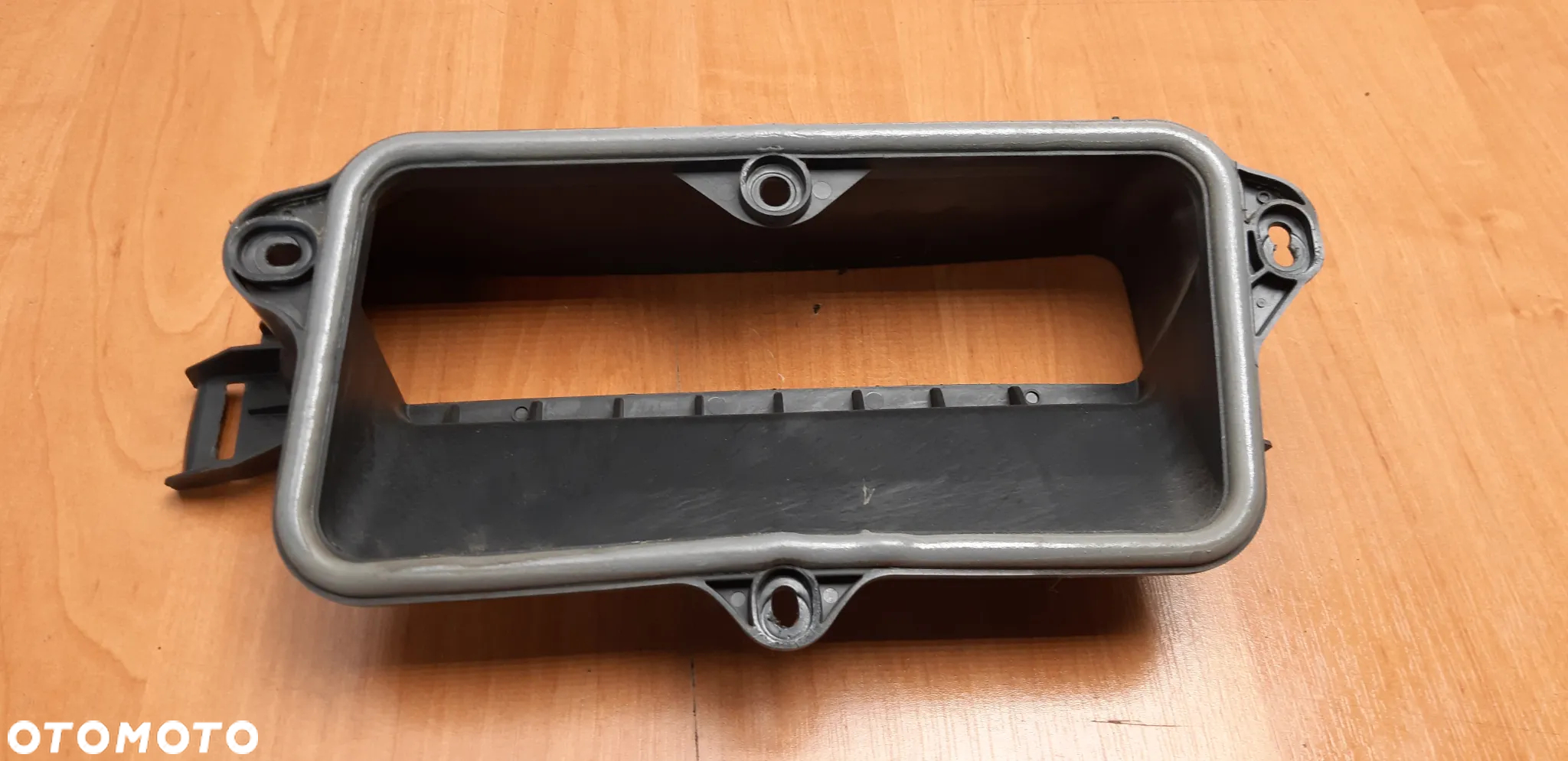 Osłona wlot powietrza A2138308603 Mercedes W213 Kombi 2018r. 2.0d - 2