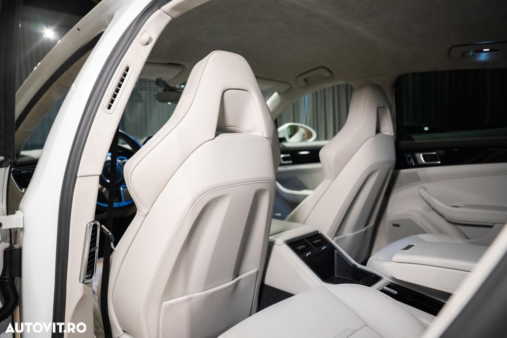 Porsche Panamera - 18