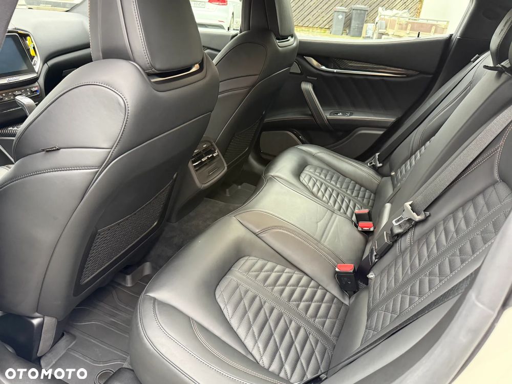 Maserati Ghibli S Q4 GranSport - 16