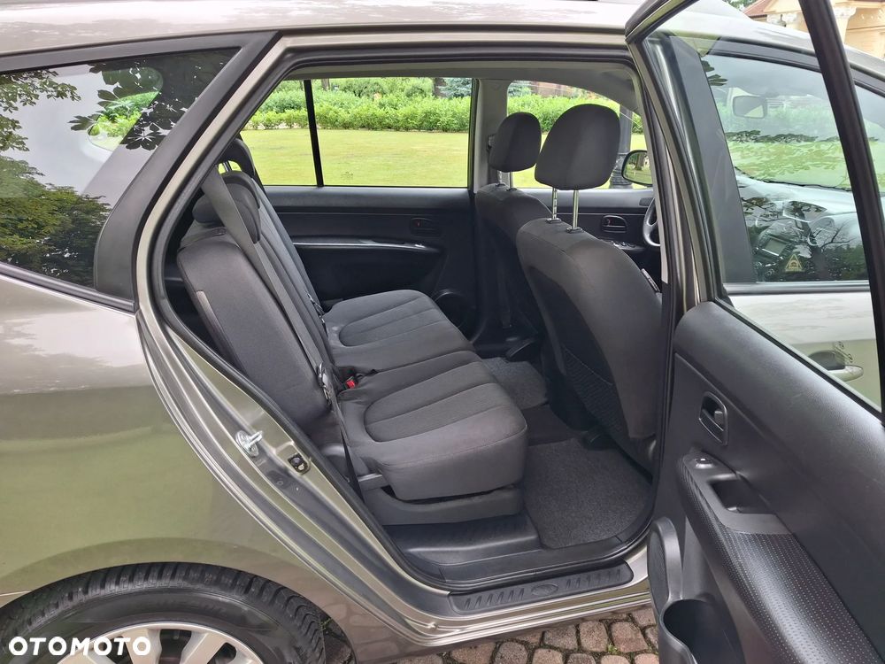 Kia Carens 1.6 CVVT Vision - 19