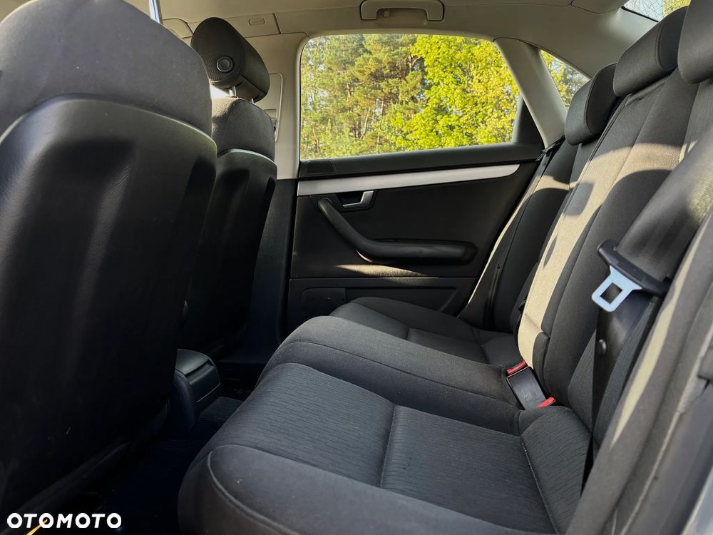 Audi A4 Limousine 1.6 - 6