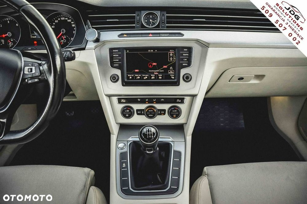 Volkswagen Passat - 21