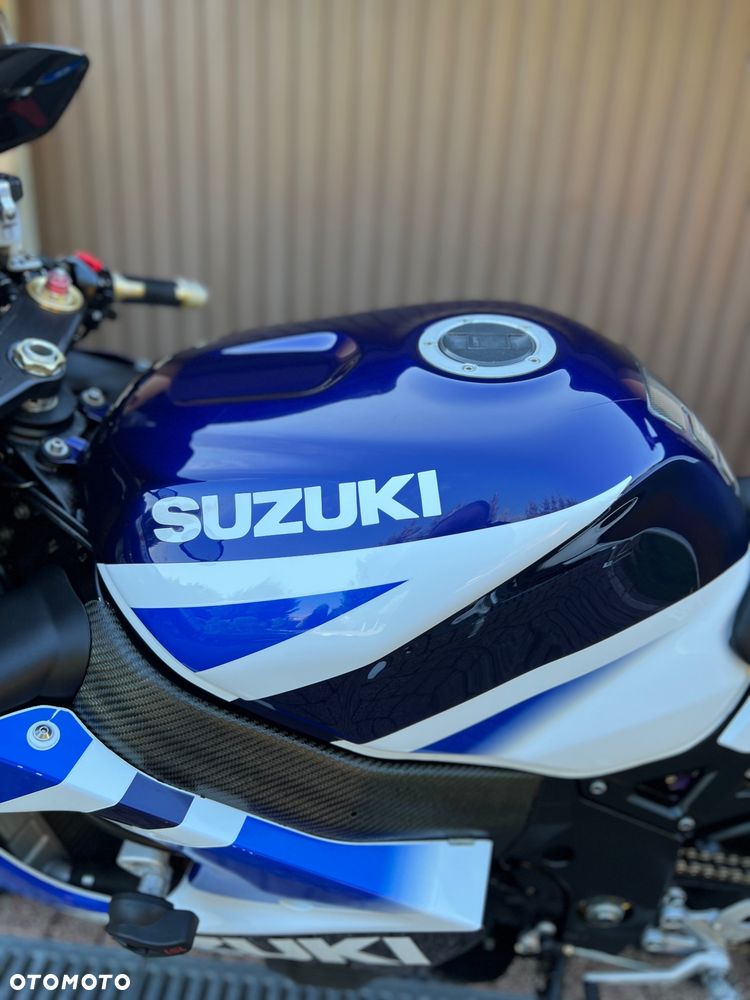 Suzuki GSX-R - 24