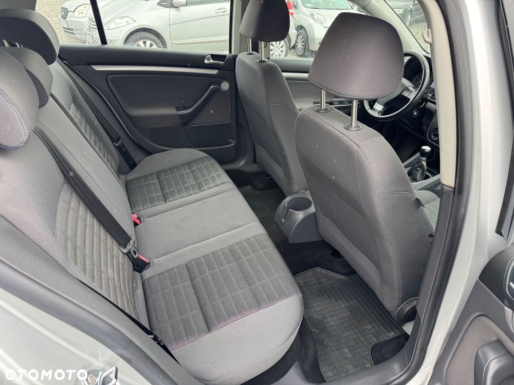 Volkswagen Golf 1.6 FSI Comfortline - 10