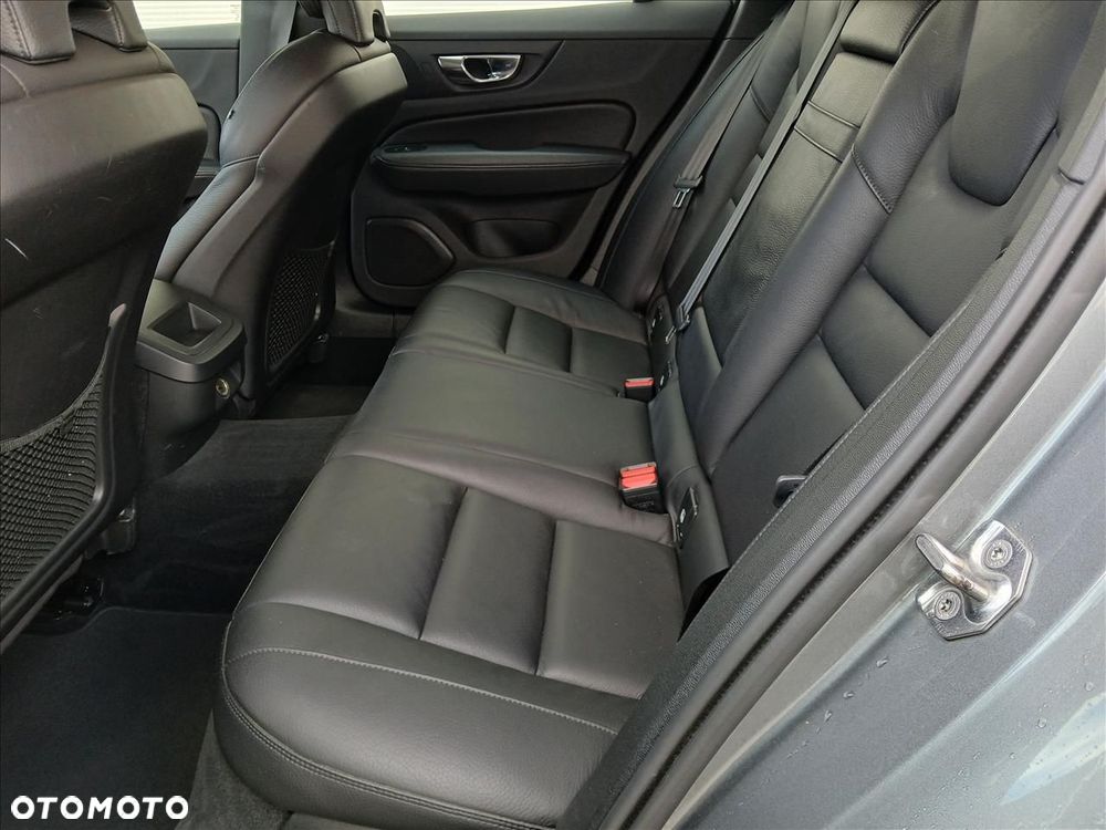 Volvo V60 D3 Momentum - 11