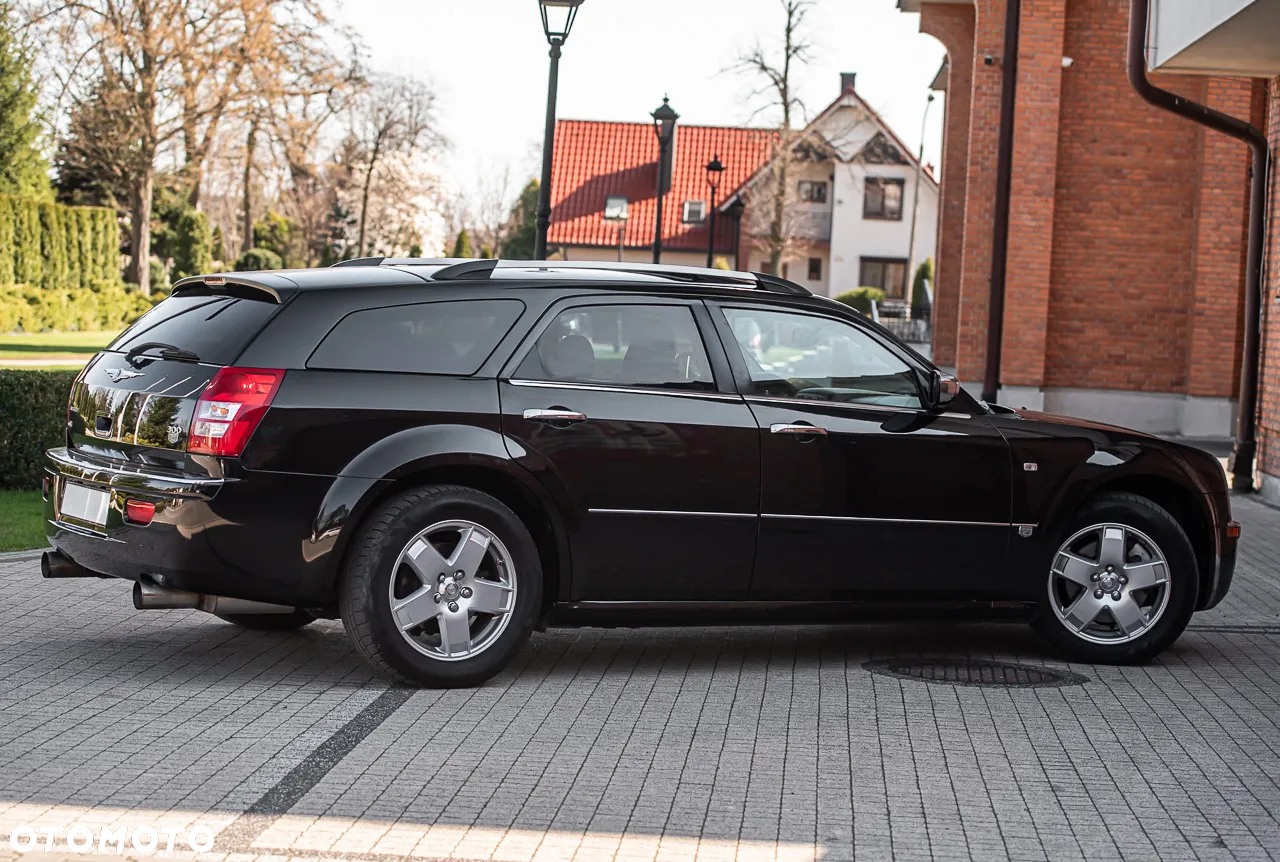 Chrysler 300C 5.7 V8 Hemi AWD - 22