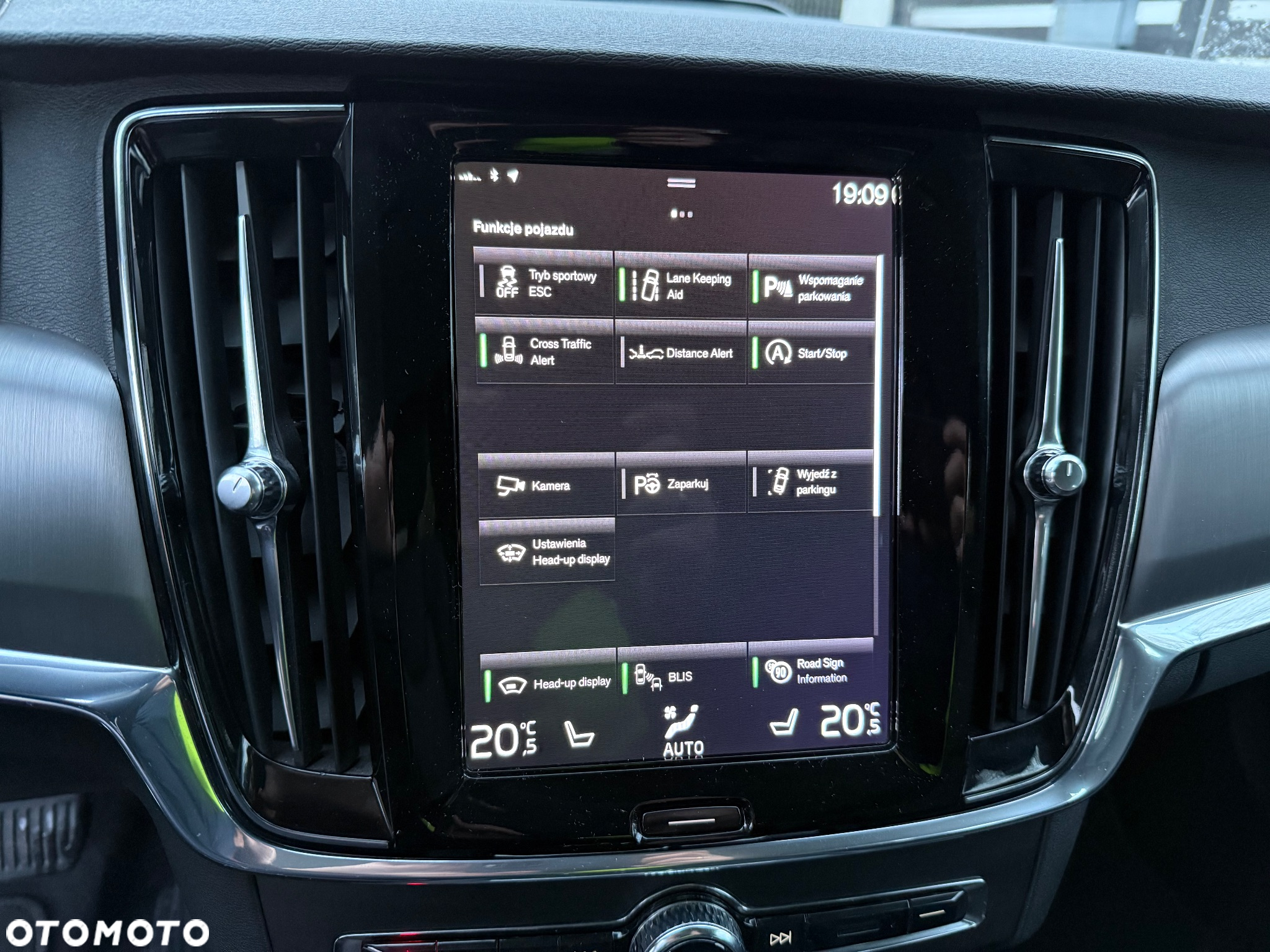 Volvo V90 D5 AWD Momentum - 21