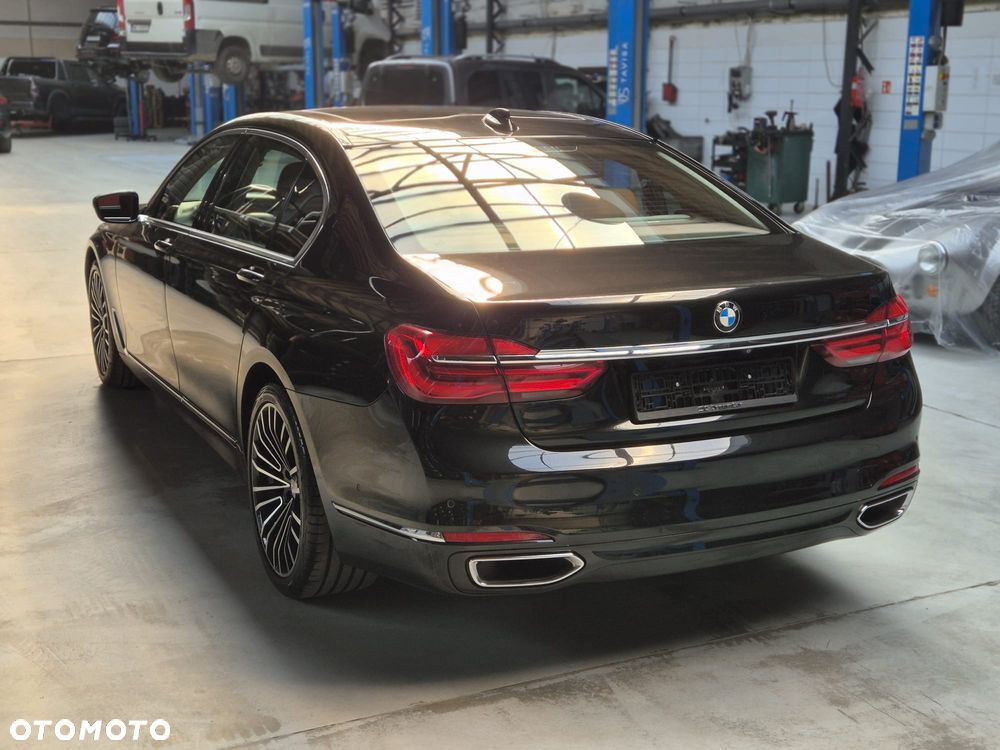BMW Seria 7 - 13
