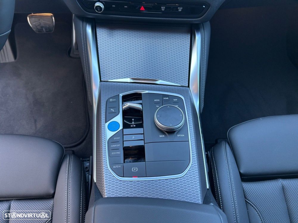 BMW i4 eDrive40 - 11