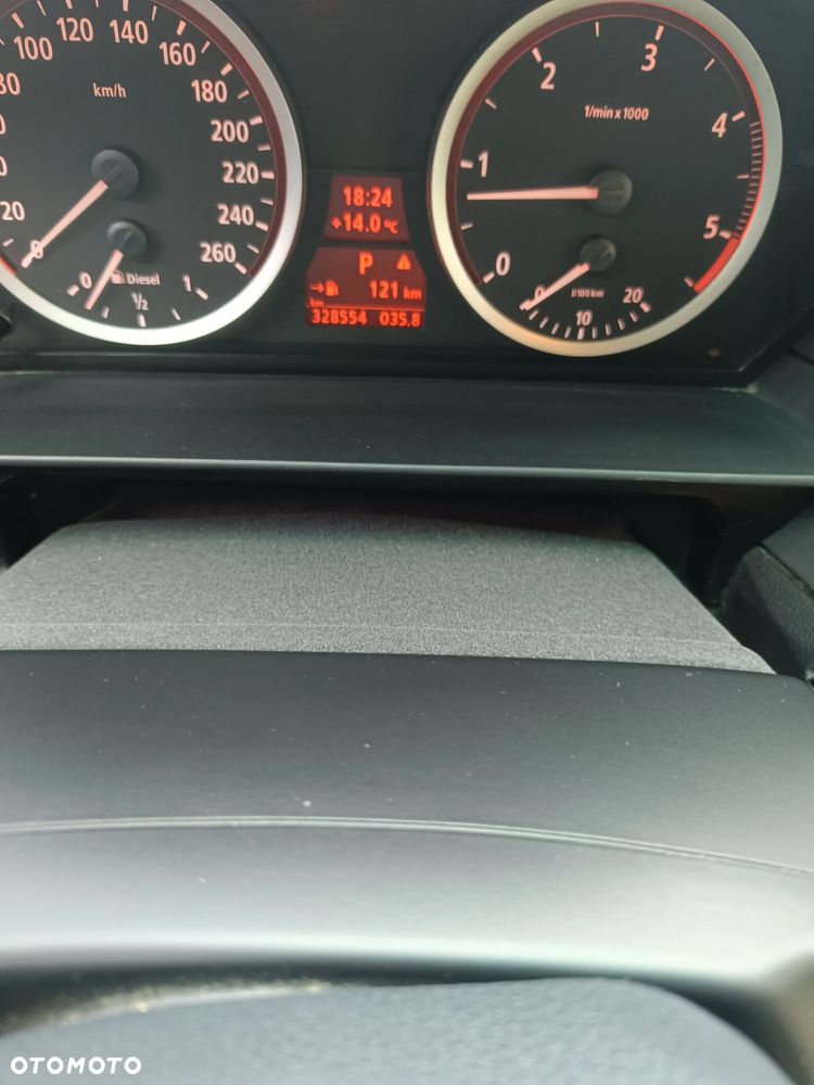 BMW Seria 5 520d Special Edition - 12