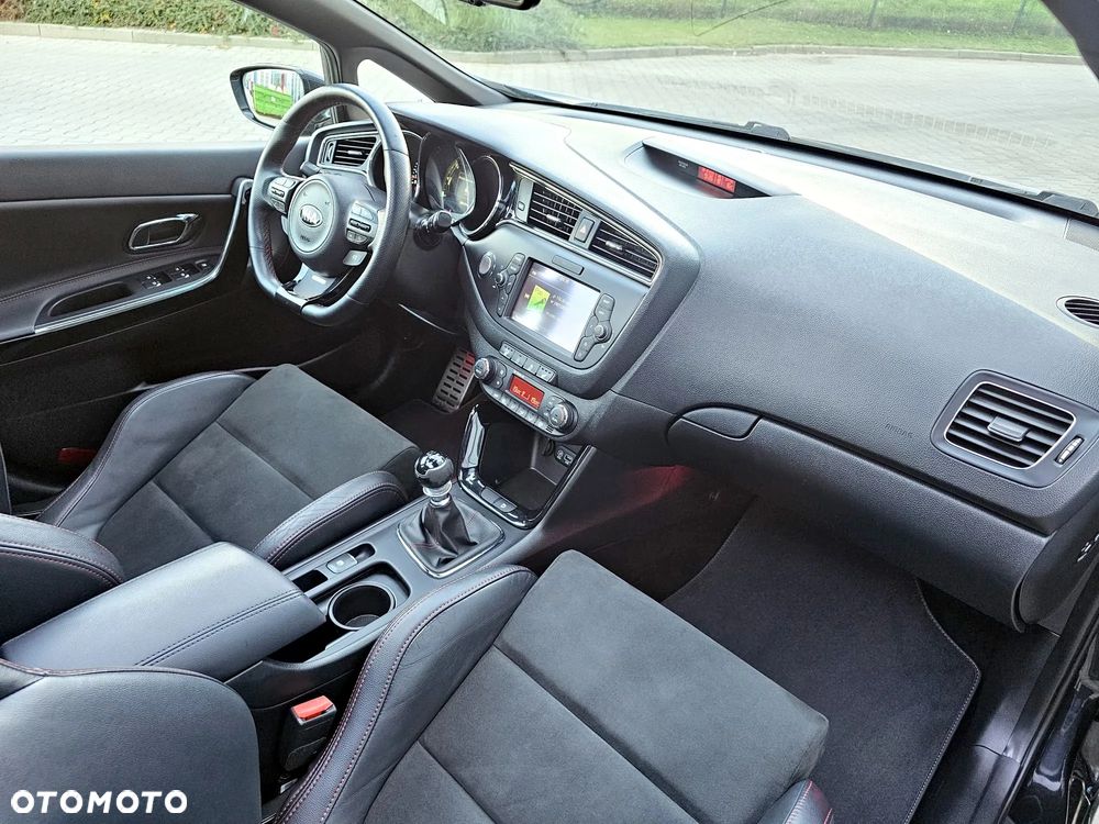 Kia Ceed 1.6 T-GDI GT - 21