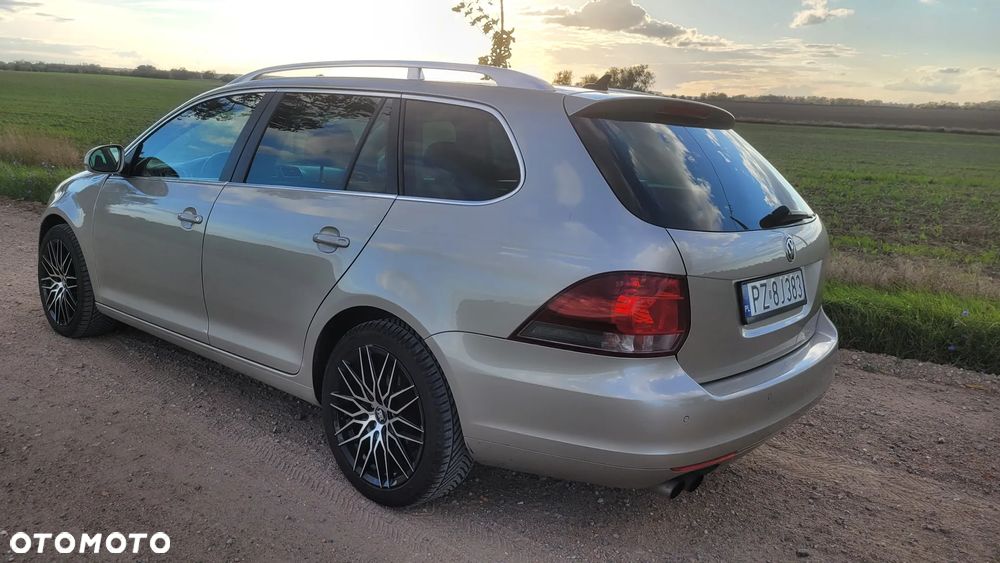 Volkswagen Golf 2.0 TDI DPF Highline - 10