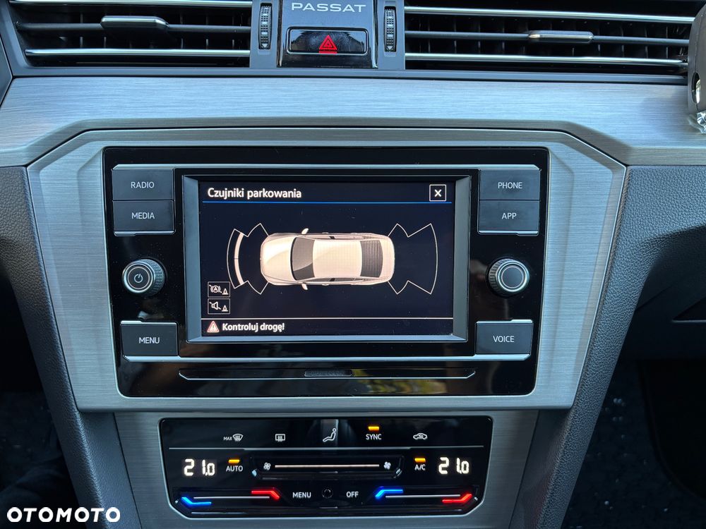 Volkswagen Passat - 20