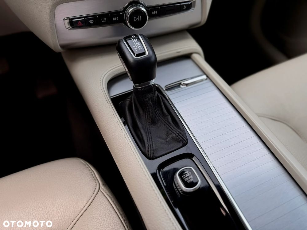 Volvo XC 90 D4 FWD Momentum - 15