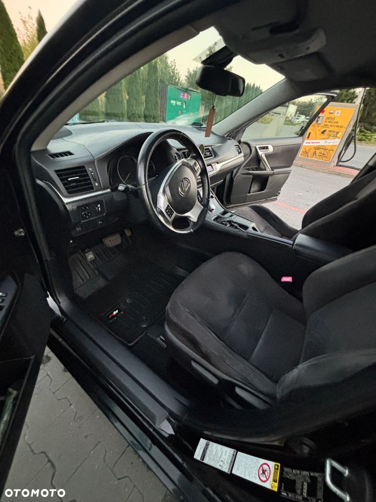 Lexus CT - 20
