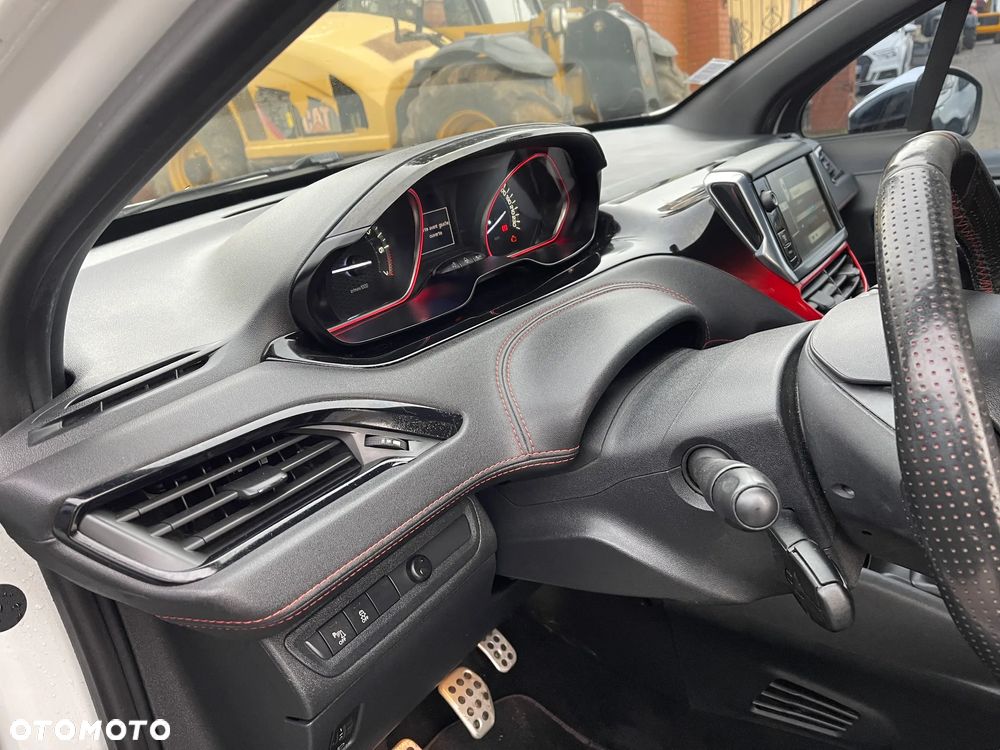 Peugeot 208 1.6 THP GTi - 14