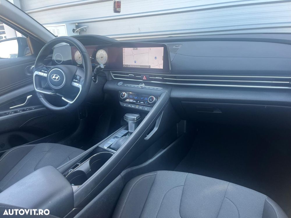 Hyundai Elantra 1.6 l 123 CP CVT Exclusive Navi - 9