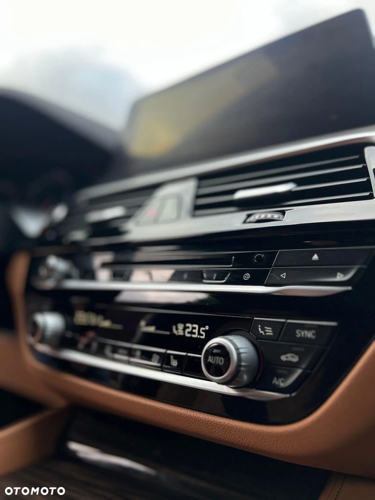 BMW Seria 5 540i xDrive M Sport sport - 9
