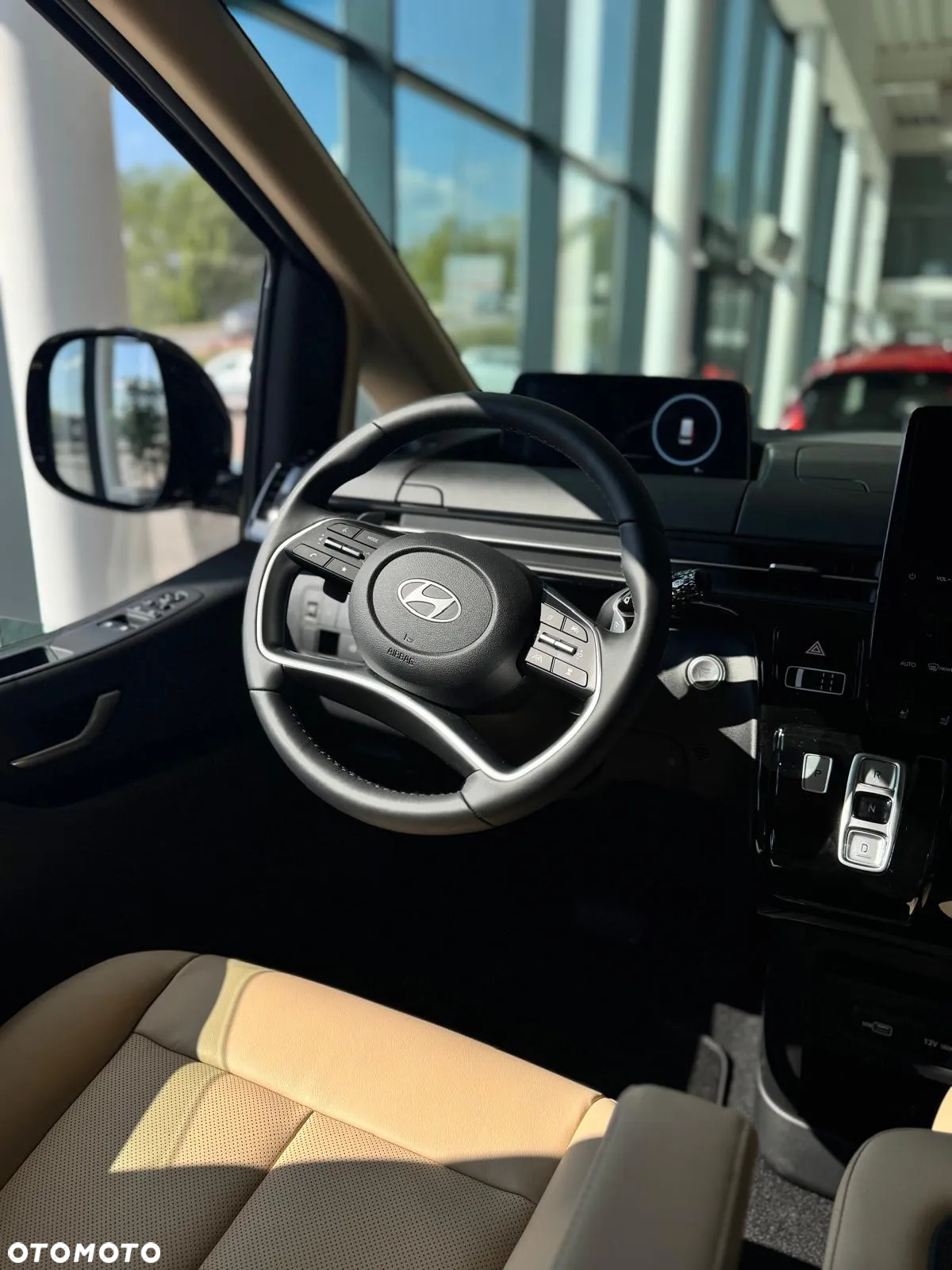 Hyundai Staria 1.6 T-GDI HEV Smart VIP - 12