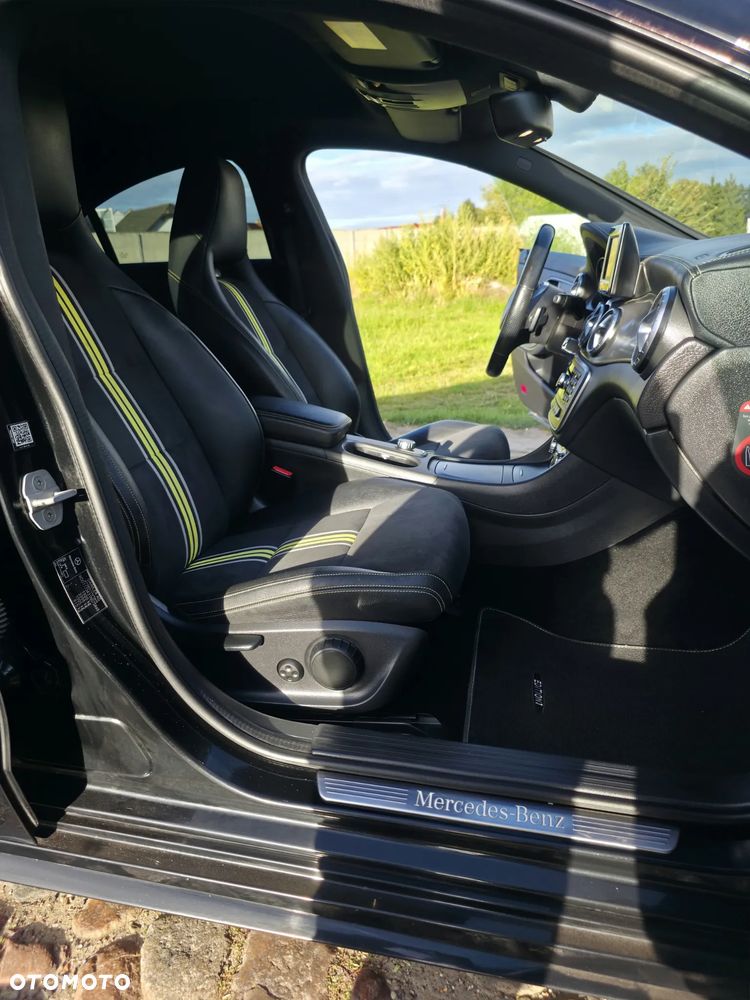 Mercedes-Benz CLA - 12