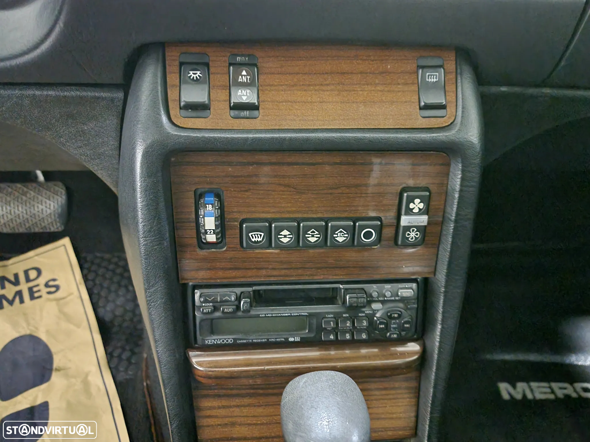 Mercedes-Benz 300 D Turbo - 11