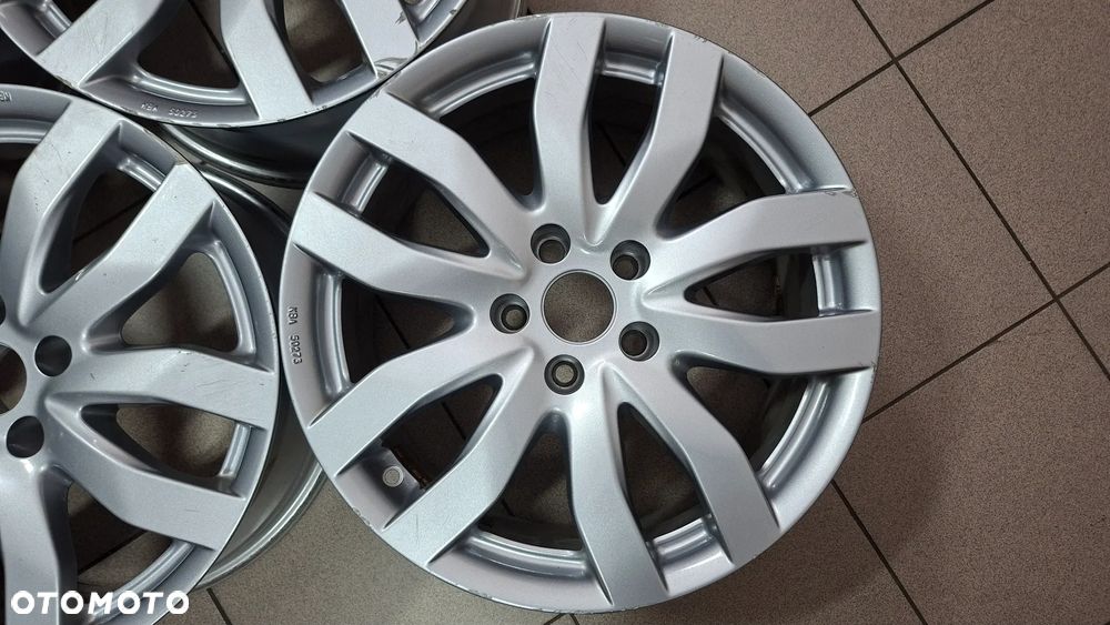 Felgi Aluminiowe 17 Audi A4 B7 5x112 ET 35 CMS C22 - 5