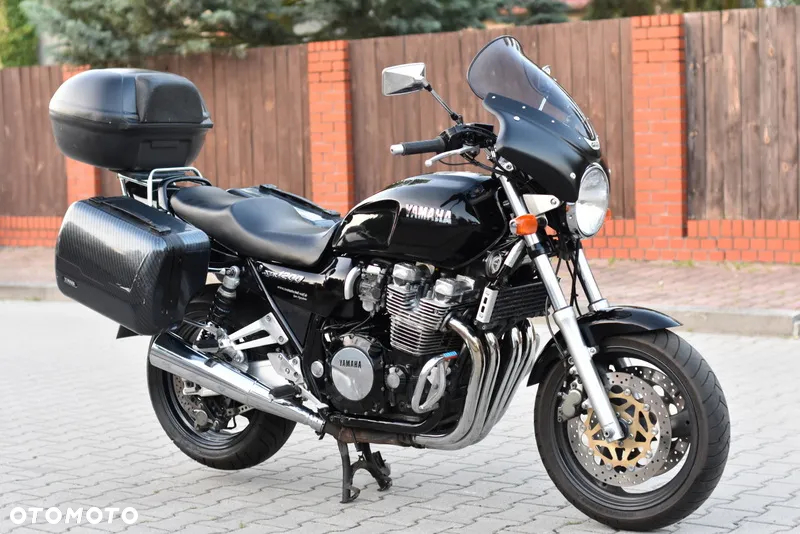 Yamaha XJR - 3