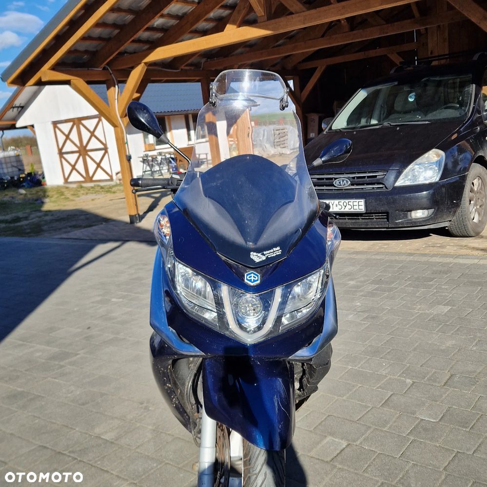 Piaggio X10 - 3
