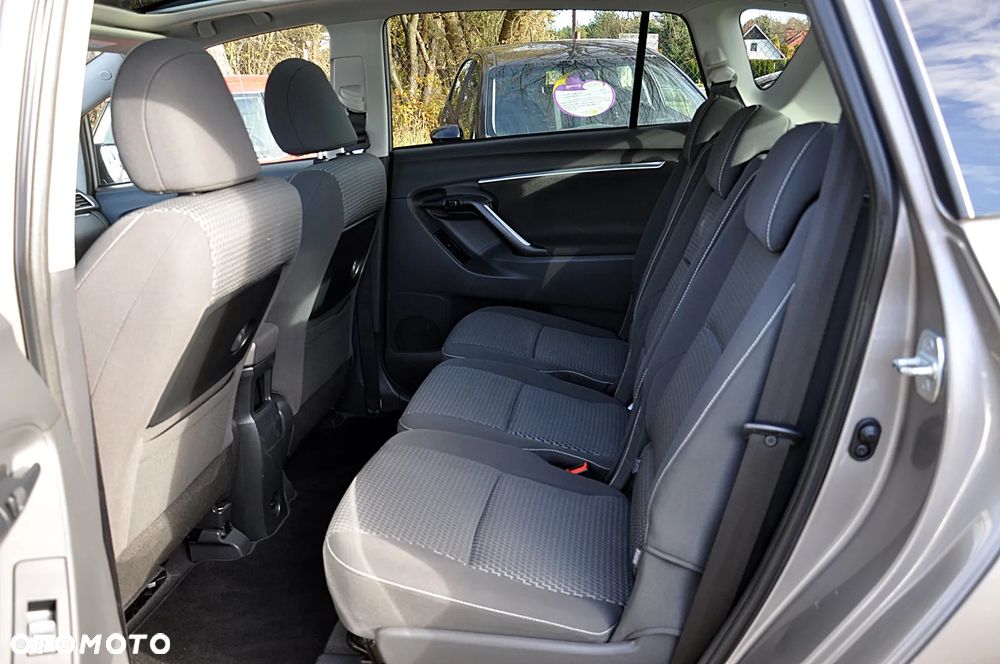 Toyota Verso 1.8 Premium - 27