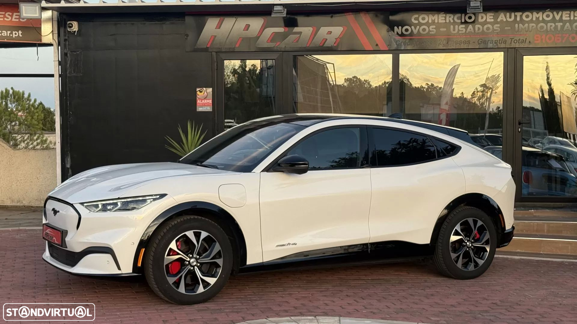 Ford Mustang Mach-E Premium AWD - 22