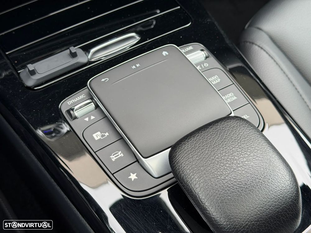 Mercedes-Benz A 250 Limousine e 8G-DCT Progressive Advanced - 35