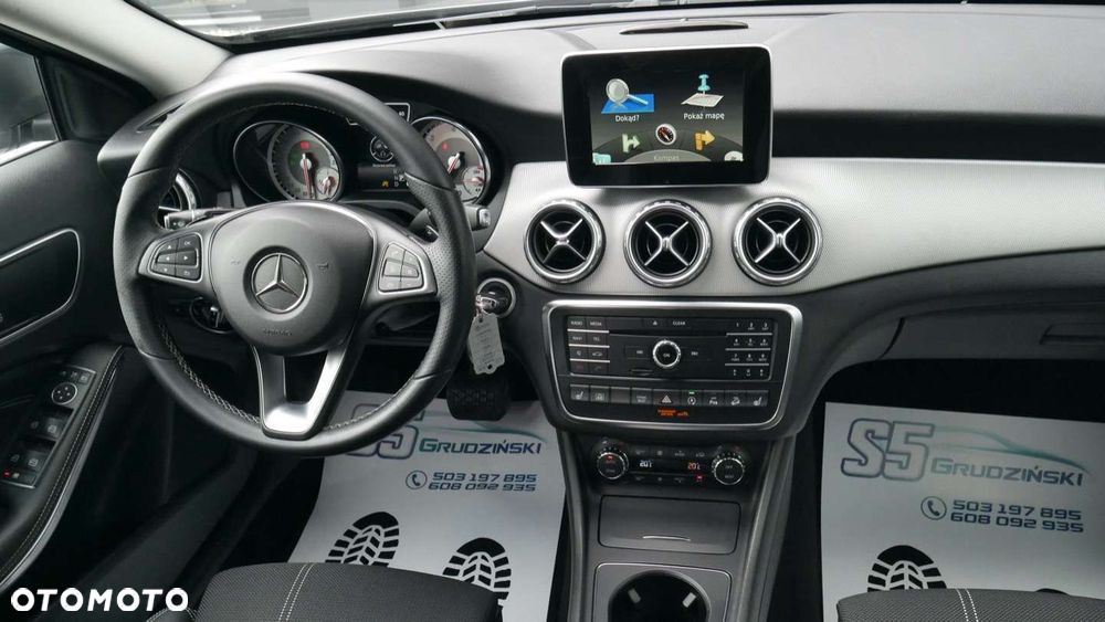 Mercedes-Benz GLA - 8